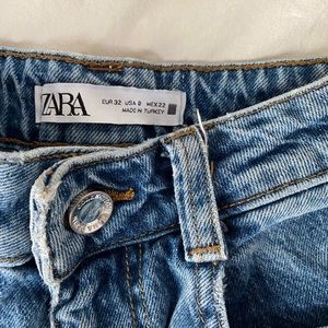 Zara mom got slim jeans